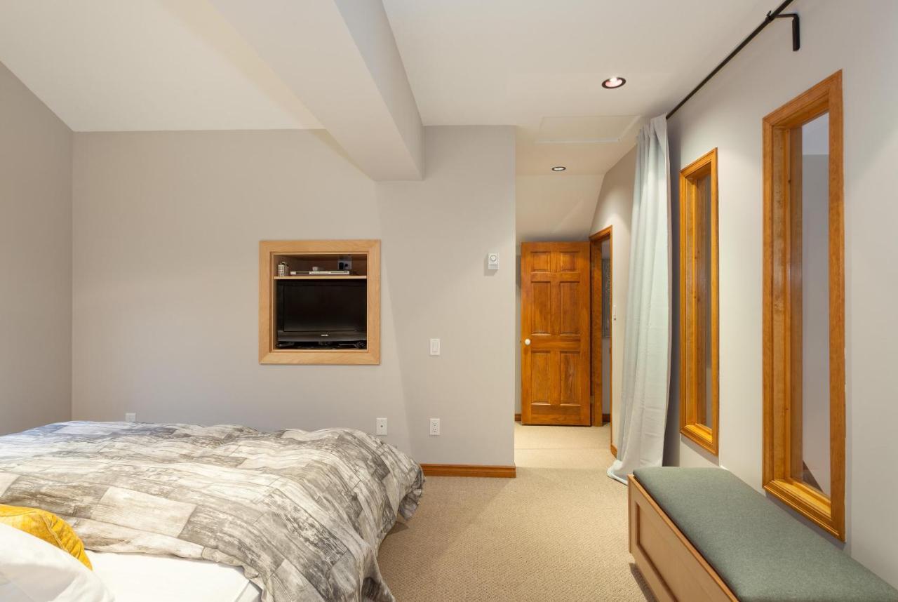 Painted Cliff 11 | Dog Friendly! Ski-In Ski-Out Benchlands Townhome W/ Hot Tub & Fireplace Уистлер Экстерьер фото