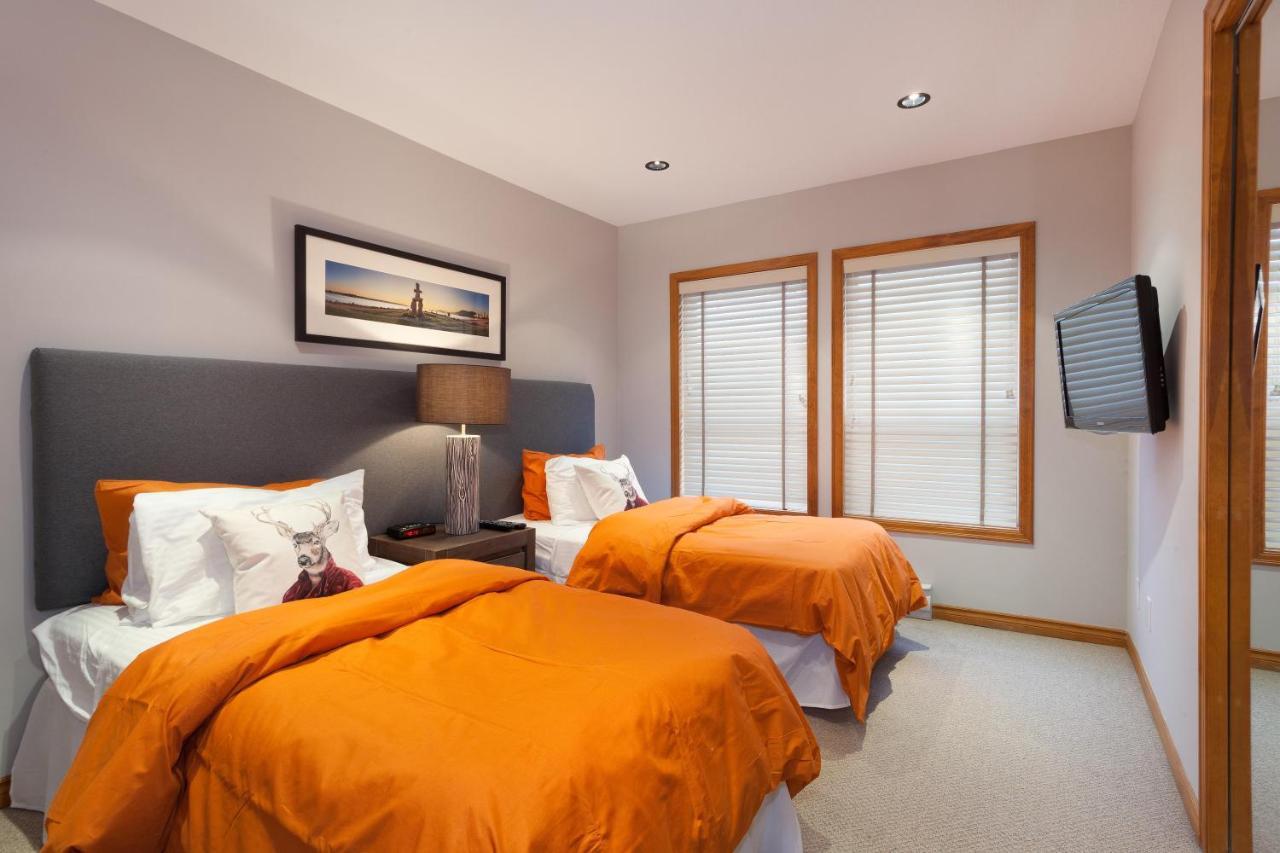Painted Cliff 11 | Dog Friendly! Ski-In Ski-Out Benchlands Townhome W/ Hot Tub & Fireplace Уистлер Экстерьер фото